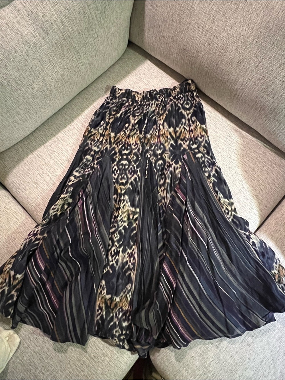 Pleated A-Line Maxi Skirt in Black Multi